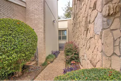 2933 Country Place Circle, Carrollton, TX 75006 - Photo 2