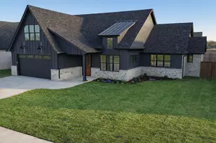 2029 Nichole Blvd, Pottsboro, TX 75076 - Photo 1