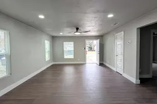 1207 Wayne St, Fort Worth, TX 76117 - Photo 2