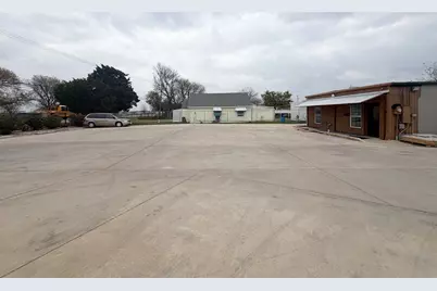 2103 S Kaufman Street, Ennis, TX 75119 - Photo 2