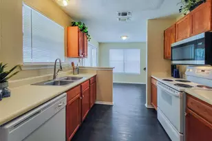 823 Wyndham Pl, Arlington, TX 76017 - Photo 4