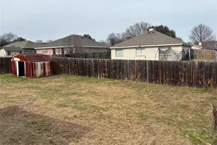 215 Los Angeles Dr, Glenn Heights, TX 75154 - Photo 8