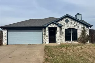 215 Los Angeles Dr, Glenn Heights, TX 75154 - Photo 1