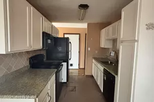 215 Los Angeles Dr, Glenn Heights, TX 75154 - Photo 4