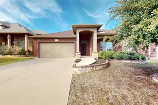 2317 Half Moon Bay Ln, Fort Worth, TX 76177 - Photo 2