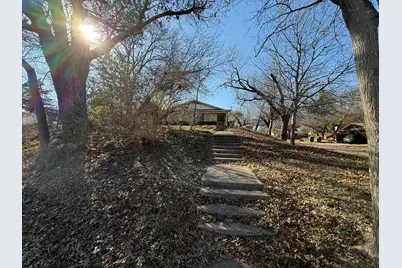 1137 Haines Avenue #1137, Dallas, TX 75208 - Photo 2