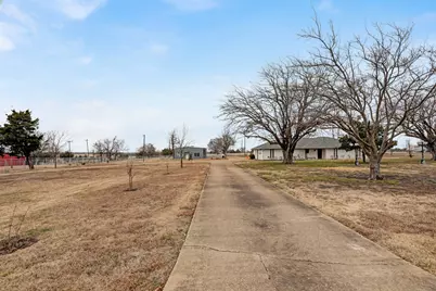 2381 E State Highway 56, Bonham, TX 75418 - Photo 32