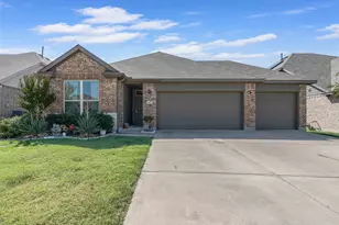 401 Evans Dr, Van Alstyne, TX 75495 - Photo 4