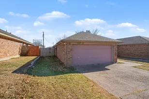 1507 Lindsey Ln, Cleburne, TX 76033 - Photo 2