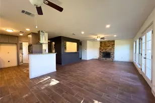 101 Village Gate Dr, Waxahachie, TX 75165 - Photo 2