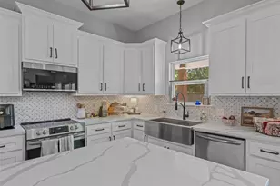 325 Berryhill Dr, Springtown, TX 76082 - Photo 10