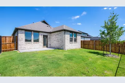 4712 Hunter Hurst Drive, Princeton, TX 75071 - Photo 4