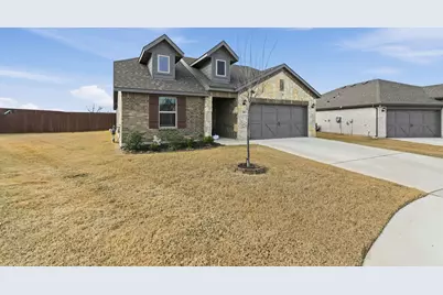 301 Chickasaw Drive, Cleburne, TX 76033 - Photo 2