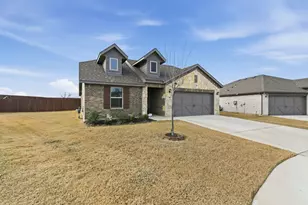 301 Chickasaw Dr, Cleburne, TX 76033 - Photo 2