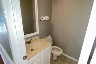 2204 Foxcroft Ln, Arlington, TX 76014 - Photo 12