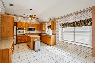 7213 Crabtree Ln, North Richland Hills, TX 76182 - Photo 10