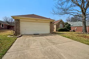 7213 Crabtree Ln, North Richland Hills, TX 76182 - Photo 2