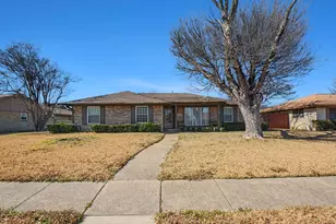 1319 Meadowcrest Dr, Mesquite, TX 75149 - Photo 2