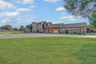 4517 Cottonwood Lane, Vernon, TX 76384 - Photo 1