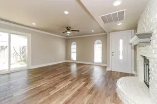 309 S Holiday Dr, Grand Prairie, TX 75052 - Photo 6