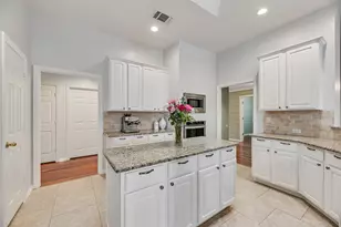 2031 Vintage Cir, Corinth, TX 76210 - Photo 10