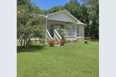 410 W 11th Street, Bonham, TX 75418 - Photo 1
