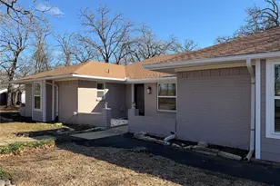 129 Oak Trail, Burleson, TX 76028 - Photo 1