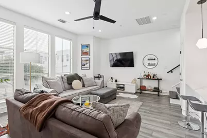 2100 N Fitzhugh Avenue #D, Dallas, TX 75204 - Photo 1