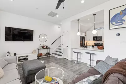 2100 N Fitzhugh Avenue #D, Dallas, TX 75204 - Photo 8