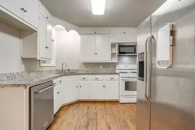 2305 Bonnie Brae Avenue, Fort Worth, TX 76111 - Photo 12