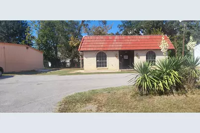 505 E Royall Boulevard, Malakoff, TX 75148 - Photo 2