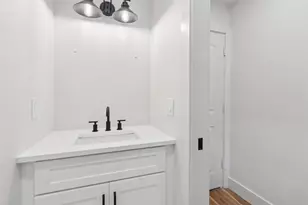 9905 Glenrio Ln, Dallas, TX 75220 - Photo 18