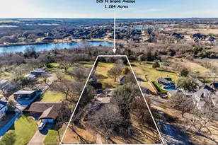 529 N Grand Ave, Waxahachie, TX 75165 - Photo 2