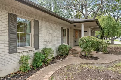 529 N Grand Avenue, Waxahachie, TX 75165 - Photo 2