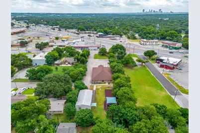 905 Roberts Cut Off, River Oaks, TX 76114 - Photo 4