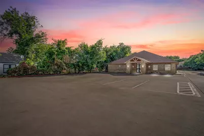 905 Roberts Cut Off, River Oaks, TX 76114 - Photo 32