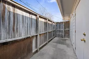 611 Westview Ave, Fort Worth, TX 76107 - Photo 30