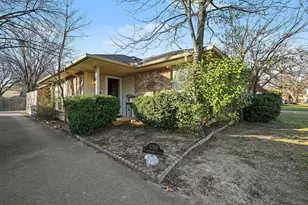 5706 Bramblewood Ct, Arlington, TX 76017 - Photo 2