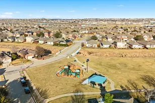 10705 Emerald Park Ln, Fort Worth, TX 76052 - Photo 34