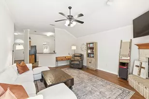 10705 Emerald Park Ln, Fort Worth, TX 76052 - Photo 8