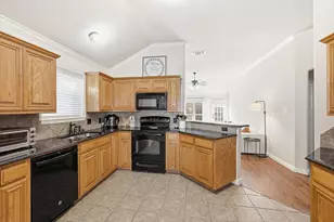 10705 Emerald Park Ln, Fort Worth, TX 76052 - Photo 10