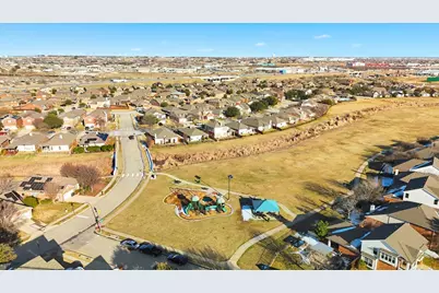 10705 Emerald Park Lane, Fort Worth, TX 76052 - Photo 32