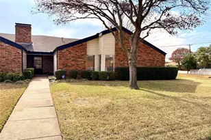 2018 Tree House Ln, Plano, TX 75023 - Photo 2