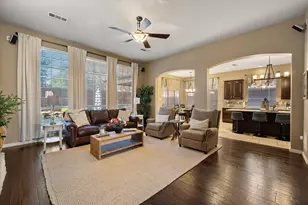 1819 Lakes Edge Blvd, Mansfield, TX 76063 - Photo 4