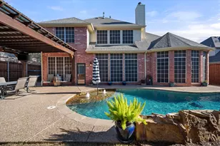 1819 Lakes Edge Blvd, Mansfield, TX 76063 - Photo 2