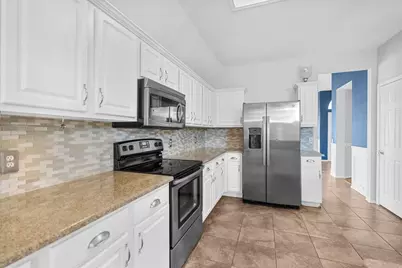 4425 Forsyth Lane, Grand Prairie, TX 75052 - Photo 4