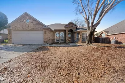 4425 Forsyth Lane, Grand Prairie, TX 75052 - Photo 1