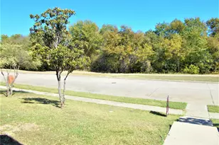 914 Heritage Pkwy S, Allen, TX 75002 - Photo 2