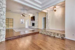 9141 Loma Vista Dr, Dallas, TX 75243 - Photo 10