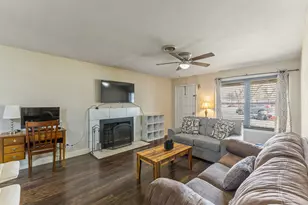 1206 Hillside Dr, Grand Prairie, TX 75051 - Photo 4